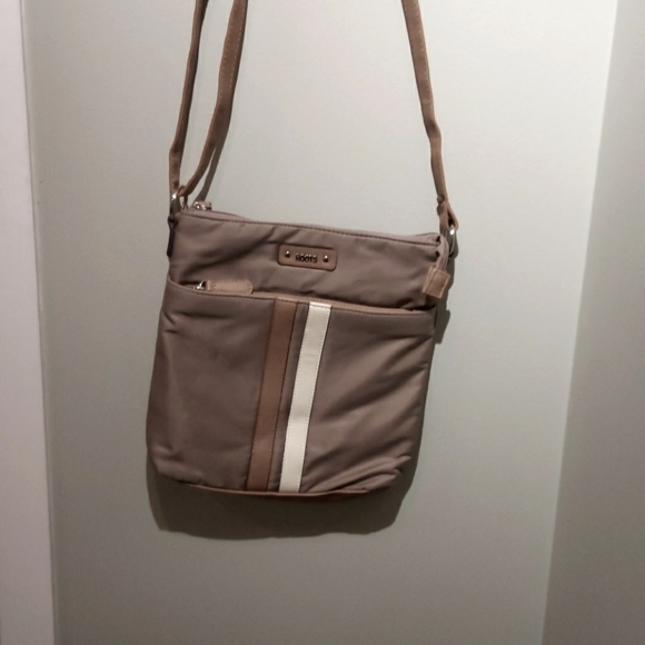 Roots Shoulder Bag - Picture 2 of 5